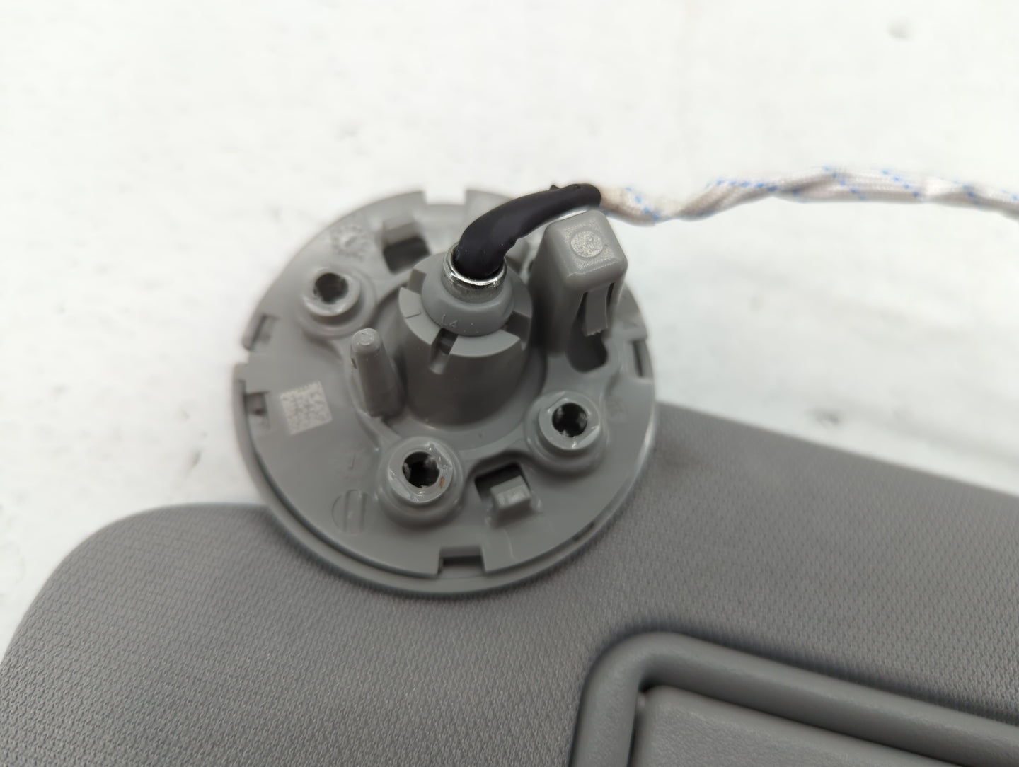 2022 Chevrolet Malibu Sun Visor Shade Replacement Driver Left Mirror Fits OEM Used Auto Parts - Oemusedautoparts1.com