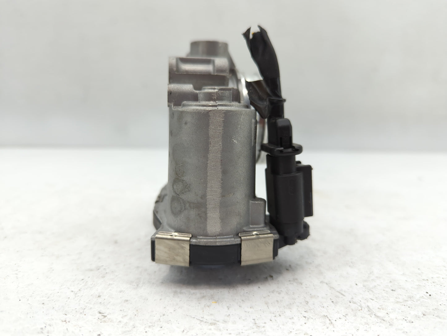 2016-2021 Chevrolet Malibu Throttle Body P/N:12671379AA Fits Fits 2016 2017 2018 2019 2020 2021 2022 OEM Used Auto Parts - O