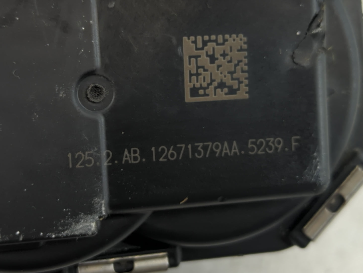 2016-2021 Chevrolet Malibu Throttle Body P/N:12671379AA Fits Fits 2016 2017 2018 2019 2020 2021 2022 OEM Used Auto Parts - O