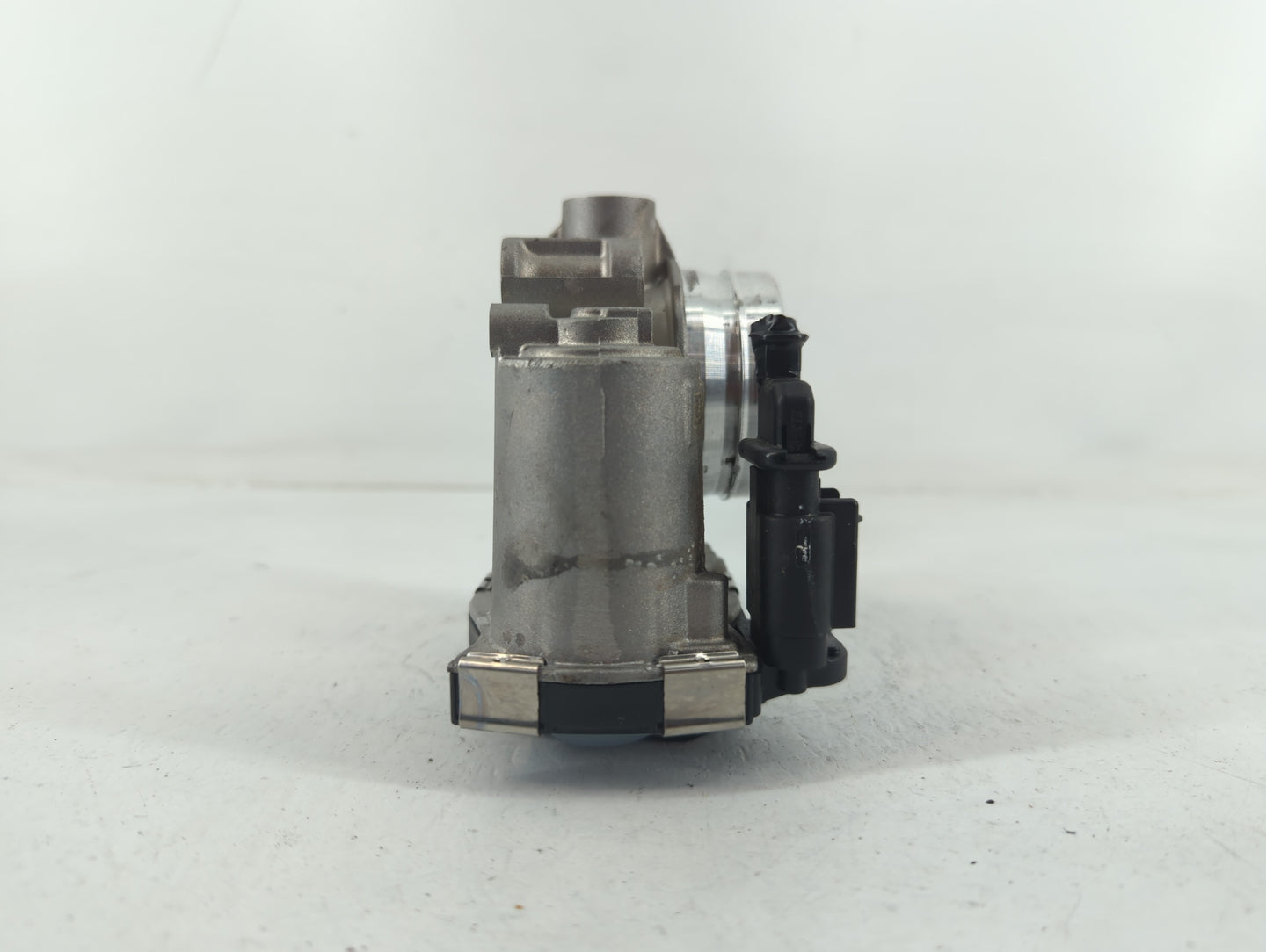 2016-2021 Chevrolet Malibu Throttle Body P/N:0666 G 12671379AA Fits Fits 2016 2017 2018 2019 2020 2021 2022 OEM Used Auto Pa
