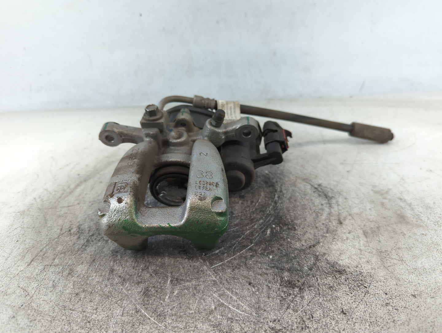 2016-2021 Chevrolet Malibu Front Driver Left Brake Caliper - Oemusedautoparts1.com