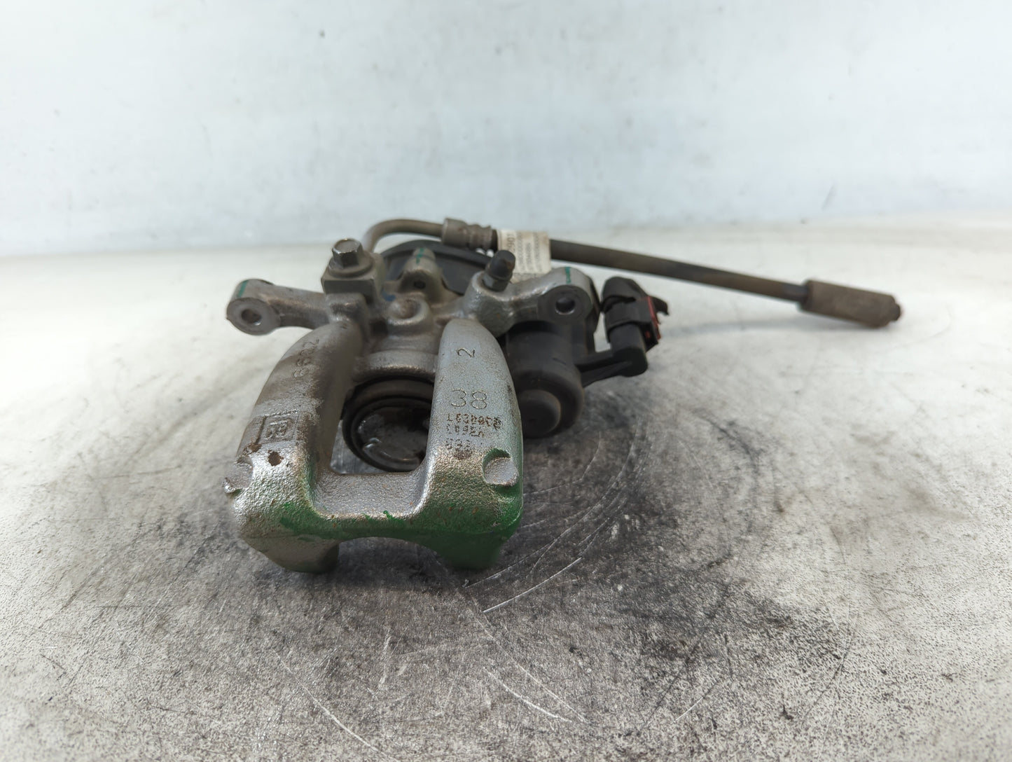 2016-2021 Chevrolet Malibu Front Driver Left Brake Caliper - Oemusedautoparts1.com