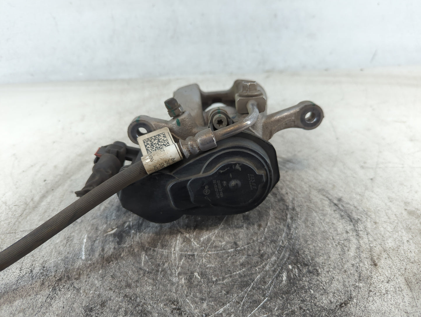 2016-2021 Chevrolet Malibu Front Driver Left Brake Caliper - Oemusedautoparts1.com