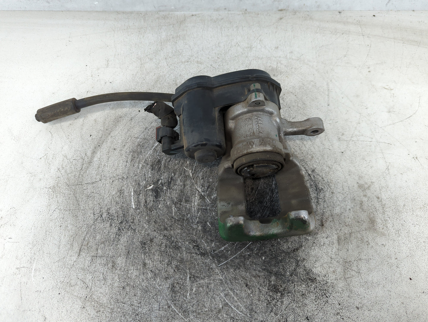 2016-2021 Chevrolet Malibu Front Driver Left Brake Caliper - Oemusedautoparts1.com