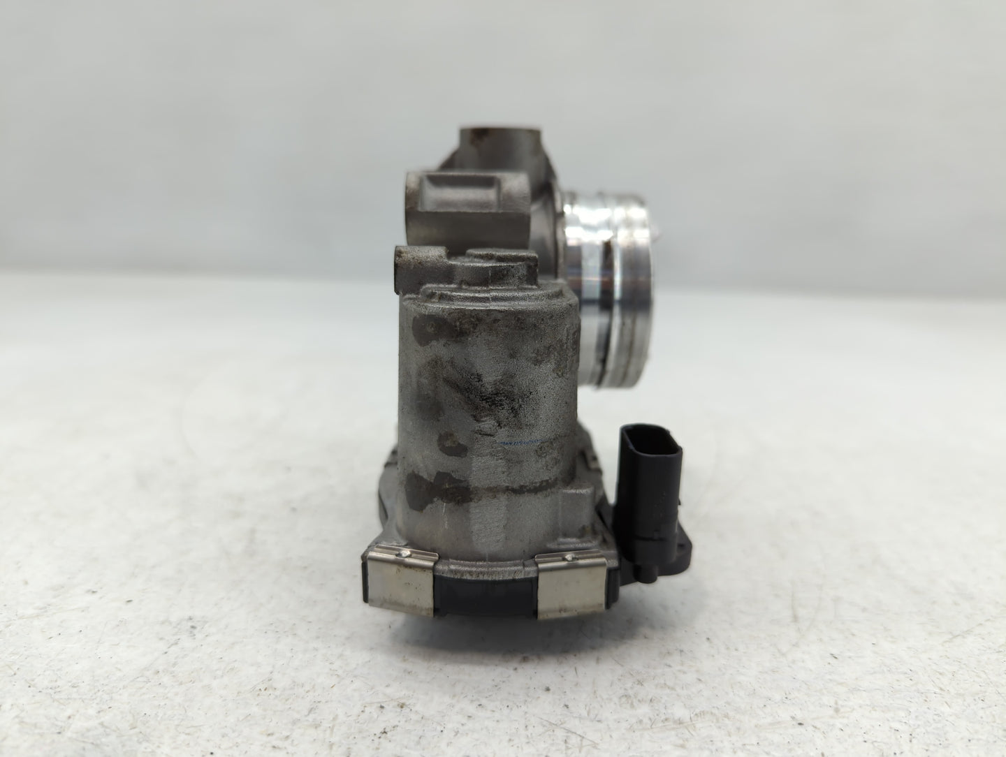 2016-2021 Chevrolet Malibu Throttle Body P/N:12671379AA Fits Fits 2016 2017 2018 2019 2020 2021 2022 OEM Used Auto Parts - O