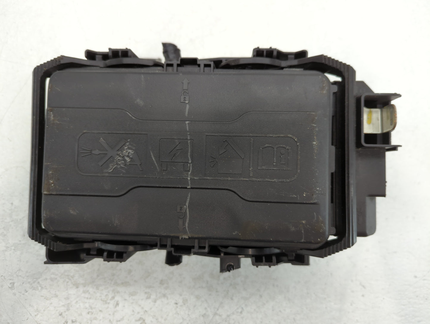 2022 Chevrolet Malibu Fusebox Fuse Box Panel Relay Module P/N:PP-GF35 Fits OEM Used Auto Parts - Oemusedautoparts1.com