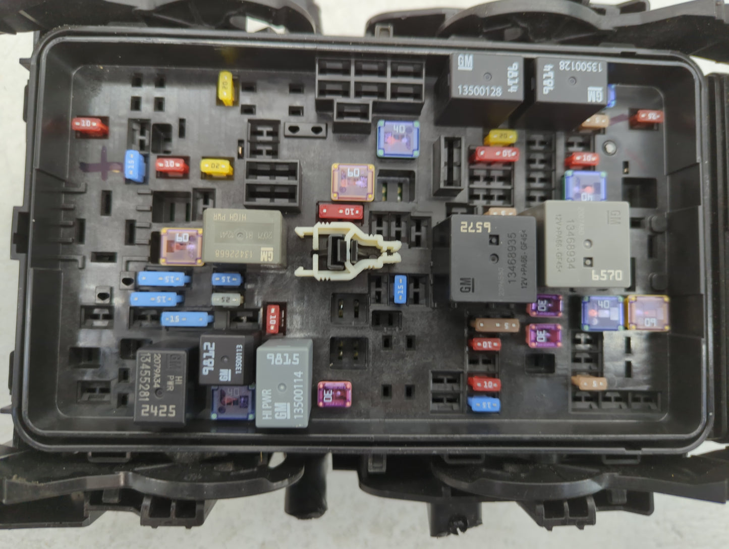 2022 Chevrolet Malibu Fusebox Fuse Box Panel Relay Module P/N:PP-GF35 Fits OEM Used Auto Parts - Oemusedautoparts1.com
