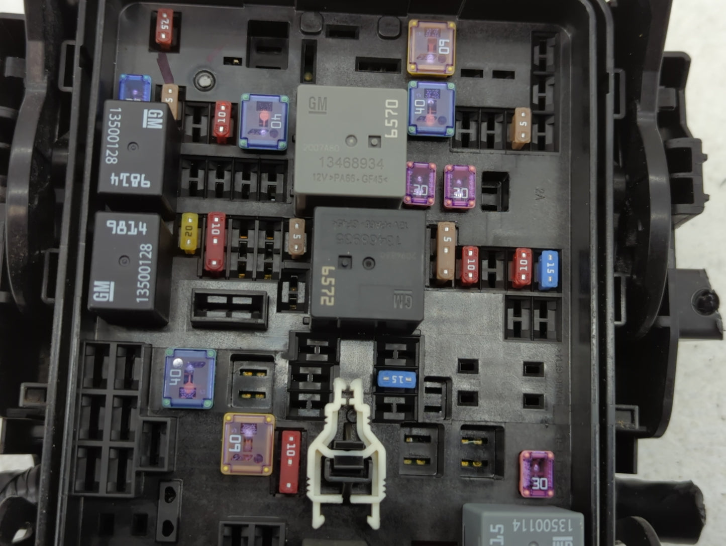 2022 Chevrolet Malibu Fusebox Fuse Box Panel Relay Module P/N:PP-GF35 Fits OEM Used Auto Parts - Oemusedautoparts1.com