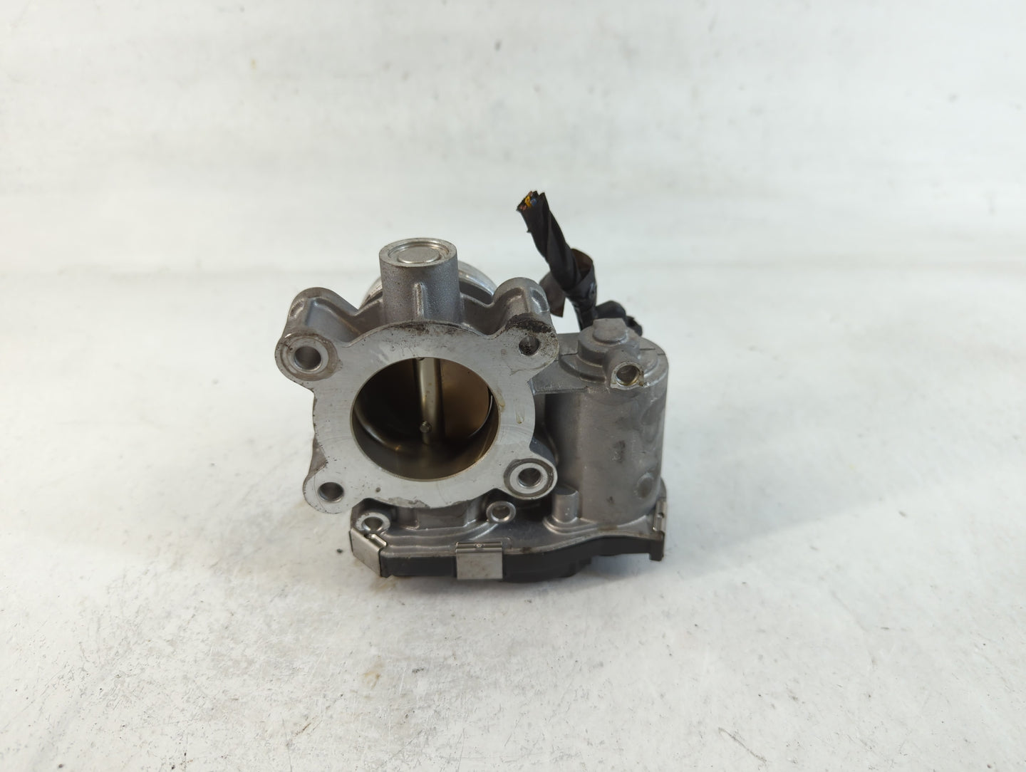 2016-2021 Chevrolet Malibu Throttle Body P/N:12671379AA Fits Fits 2016 2017 2018 2019 2020 2021 2022 OEM Used Auto Parts - O