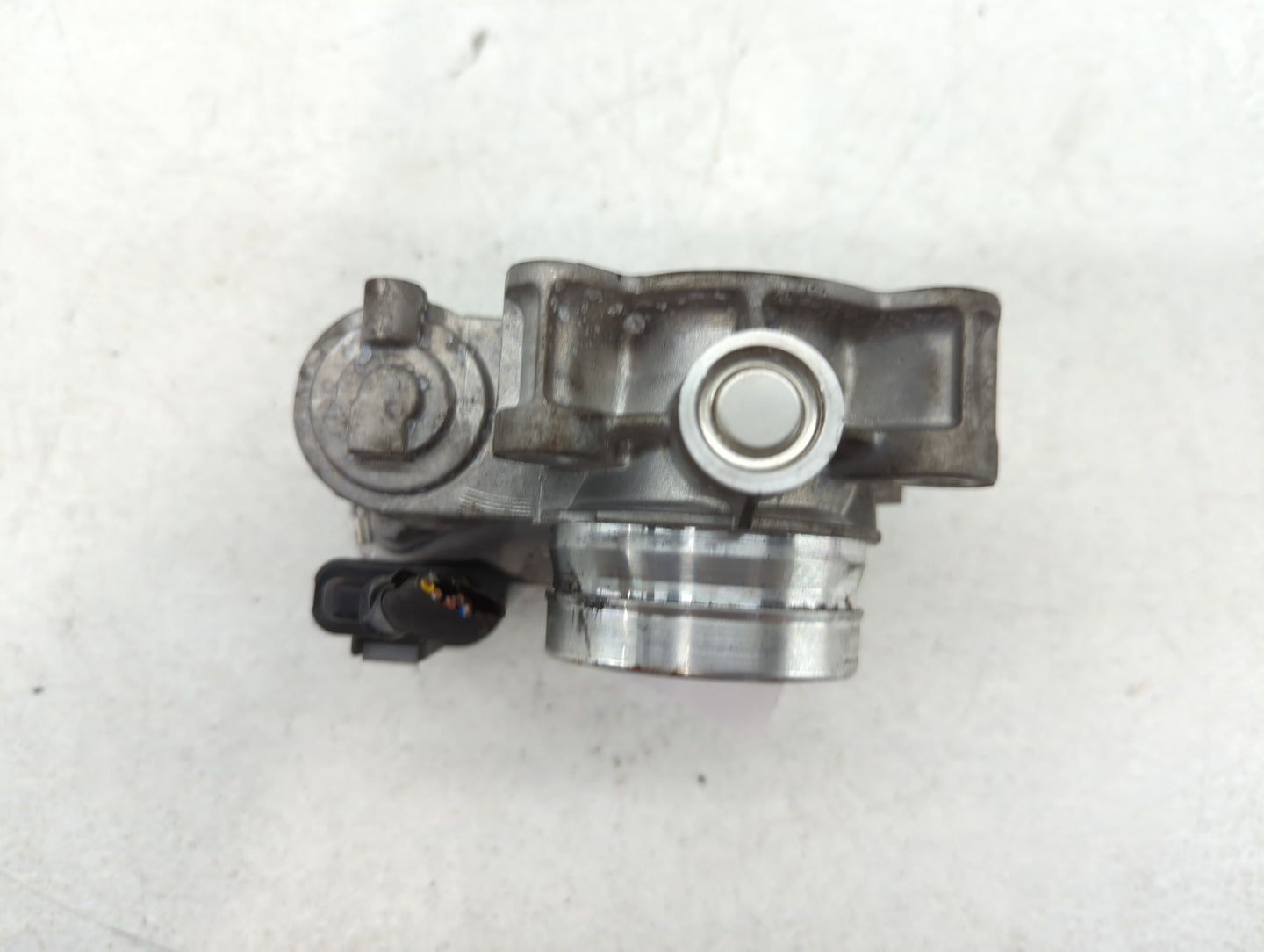 2016-2021 Chevrolet Malibu Throttle Body P/N:12671379AA Fits Fits 2016 2017 2018 2019 2020 2021 2022 OEM Used Auto Parts - O