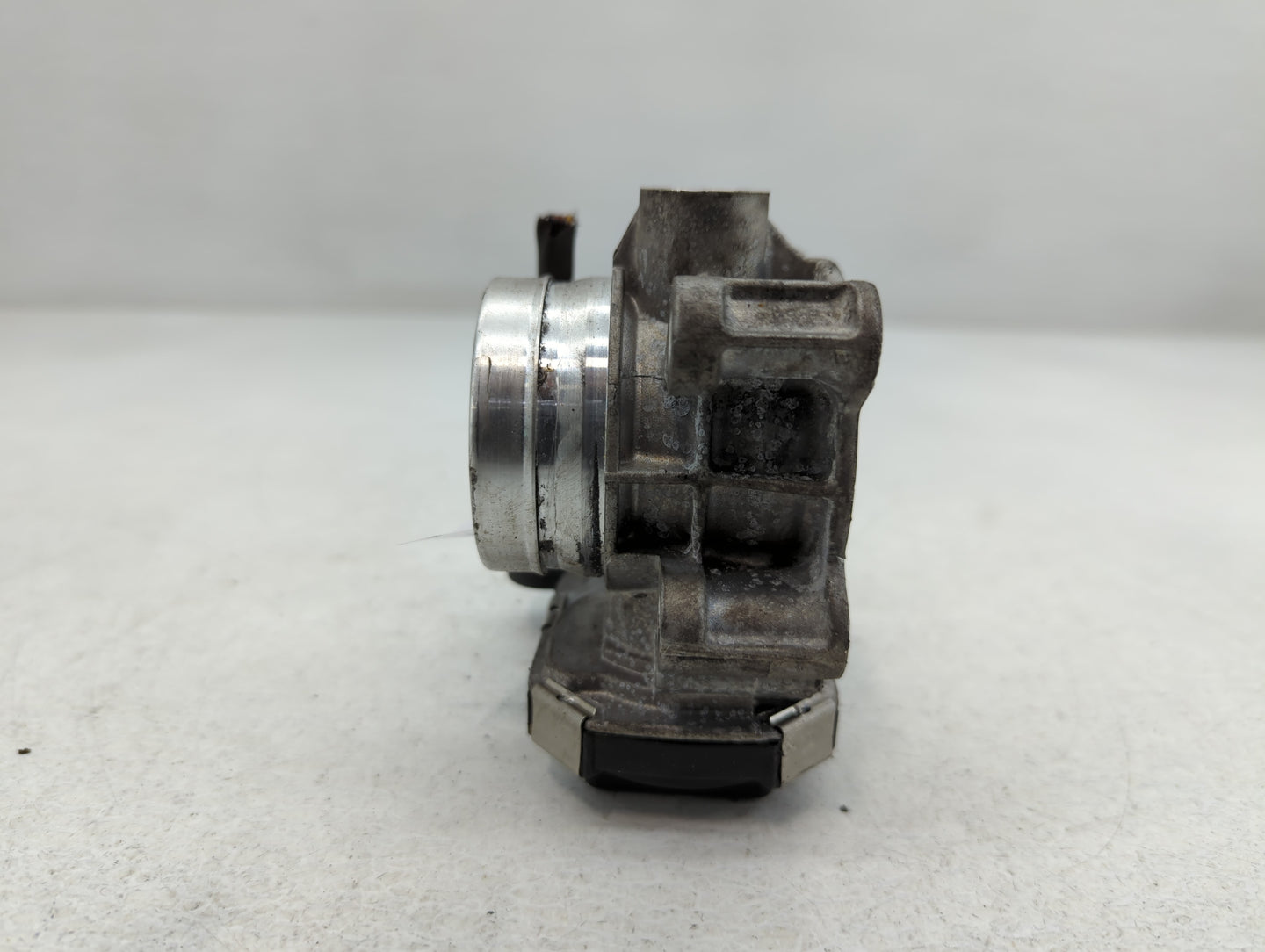 2016-2021 Chevrolet Malibu Throttle Body P/N:12671379AA Fits Fits 2016 2017 2018 2019 2020 2021 2022 OEM Used Auto Parts - O