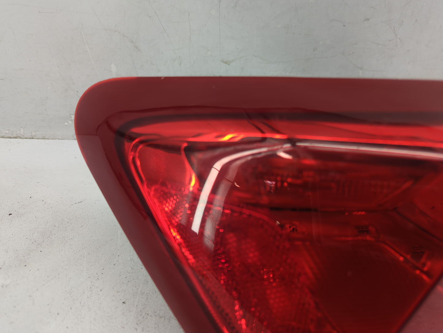 2016-2021 Chevrolet Malibu Tail Light Assembly Driver Left OEM P/N:84595943 Fits Fits 2016 2017 2018 2019 2020 2021 OEM Used