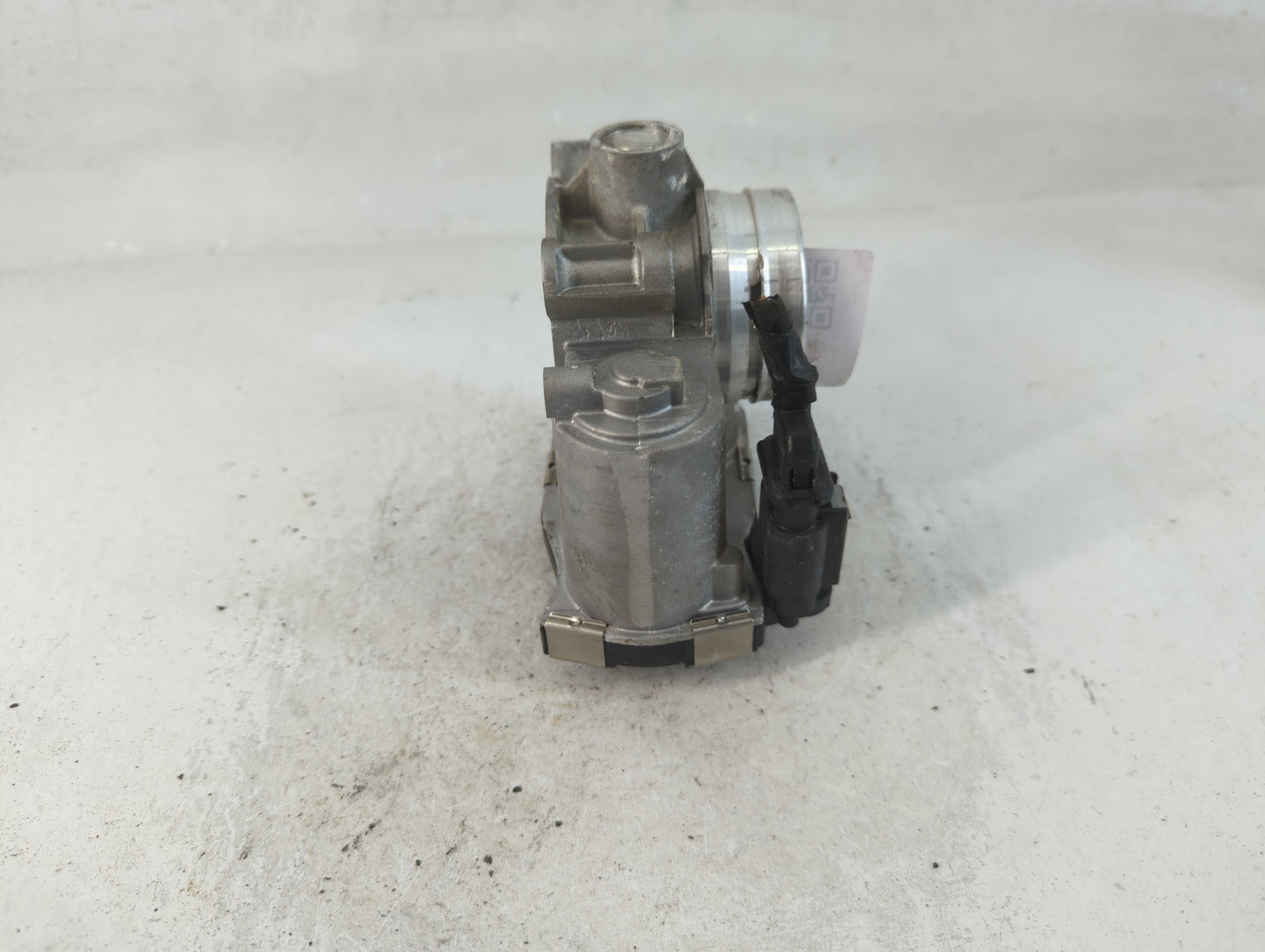 2016-2021 Chevrolet Malibu Throttle Body P/N:12671379AA Fits Fits 2016 2017 2018 2019 2020 2021 2022 OEM Used Auto Parts - O