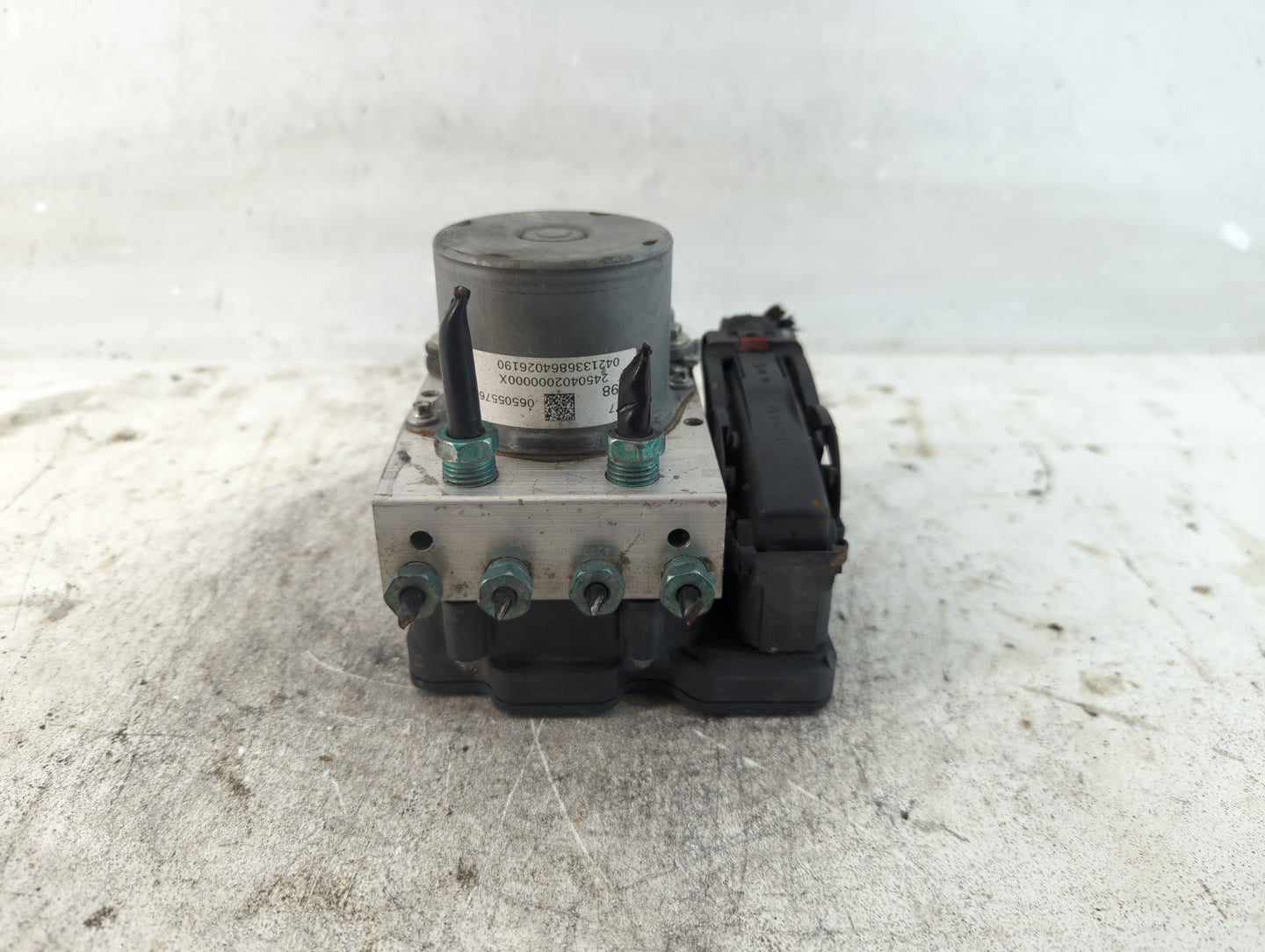 2019-2021 Chevrolet Malibu ABS Pump Control Module Replacement P/N:42776698 Fits Fits 2019 2020 2021 OEM Used Auto Parts - O