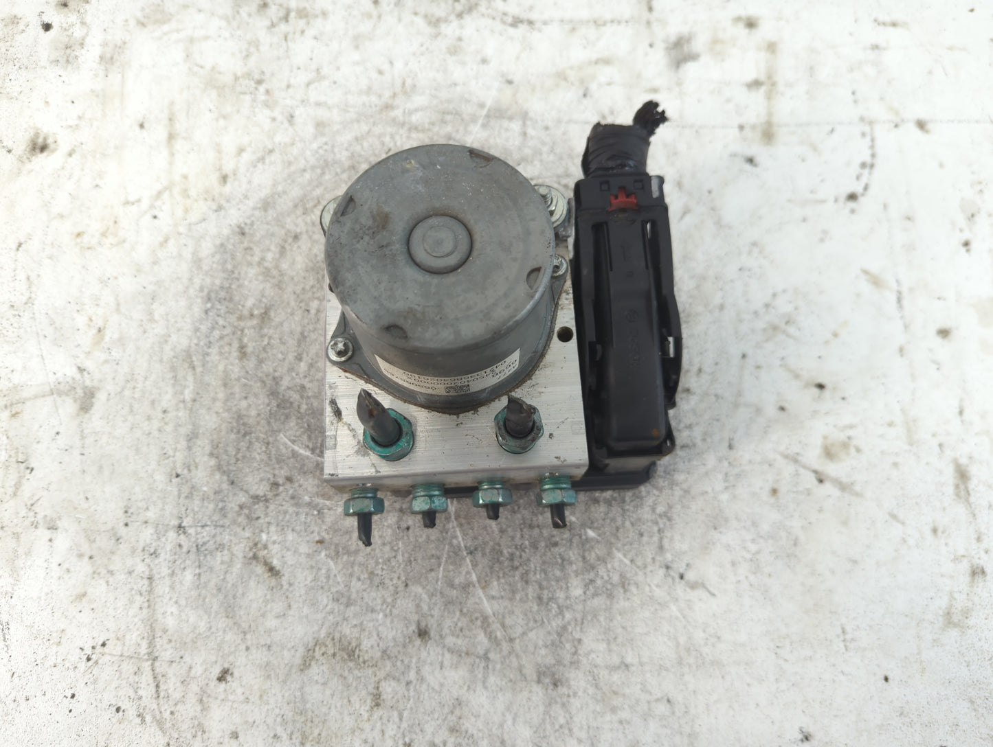 2019-2021 Chevrolet Malibu ABS Pump Control Module Replacement P/N:42776698 Fits Fits 2019 2020 2021 OEM Used Auto Parts - O