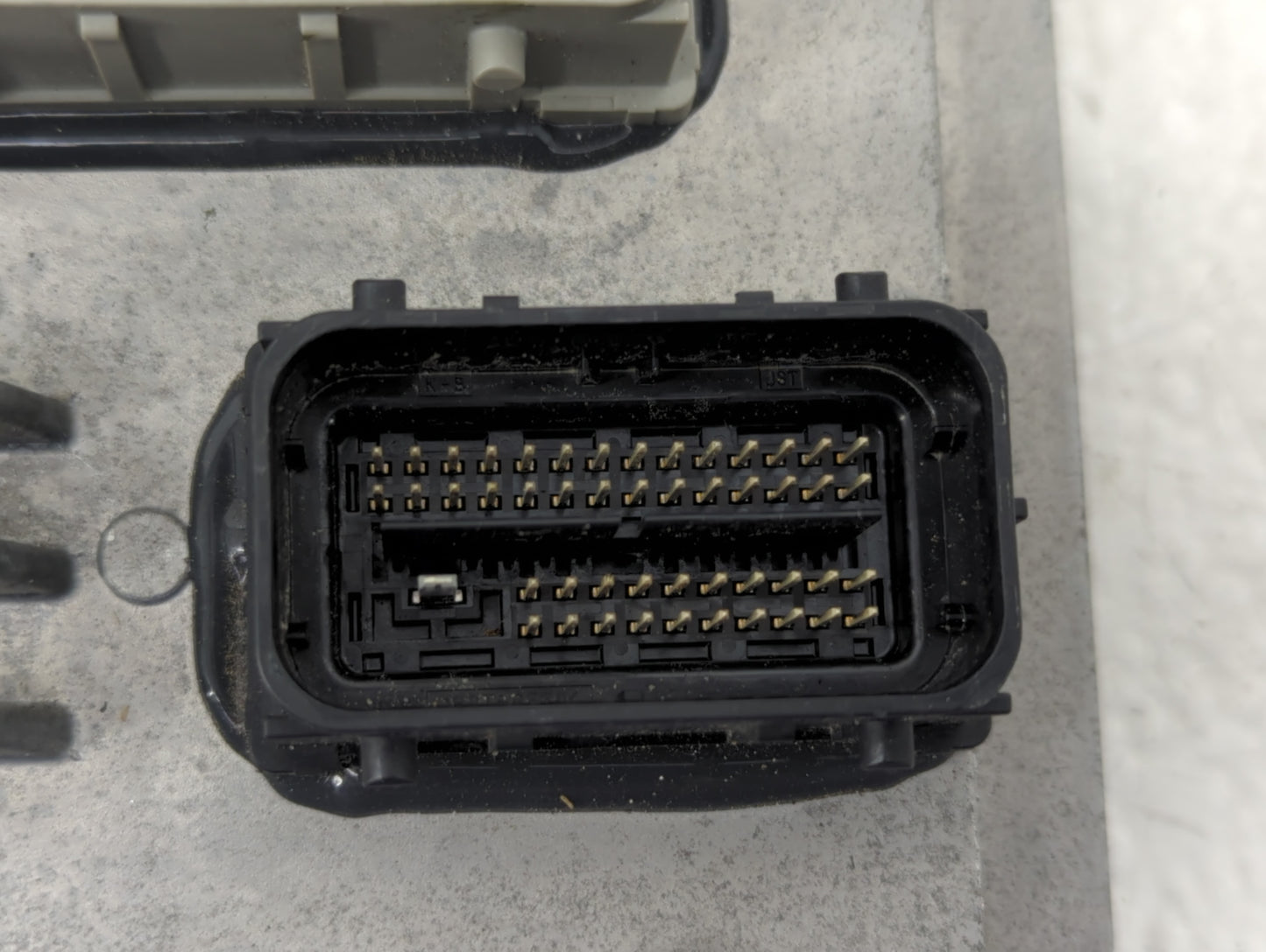 2021-2022 Chevrolet Silverado PCM Engine Control Computer ECU ECM PCU OEM P/N:12711795 Fits Fits 2020 2021 2022 OEM Used Aut