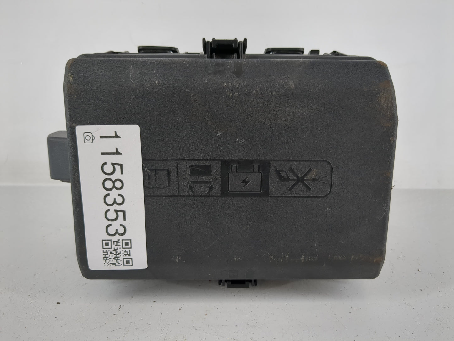 2021-2022 Chevrolet Silverado 1500 Fusebox Fuse Box Panel Relay Module P/N:8671158_01 3271-10:32 Fits Fits 2021 2022 OEM Use
