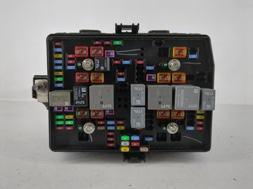2021-2022 Chevrolet Silverado 1500 Fusebox Fuse Box Panel Relay Module P/N:8671158_01 3271-10:32 Fits Fits 2021 2022 OEM Used Auto Parts