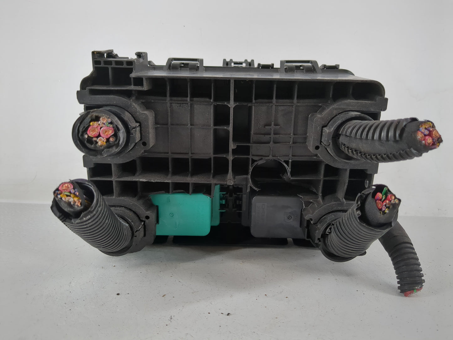 2021-2022 Chevrolet Silverado 1500 Fusebox Fuse Box Panel Relay Module P/N:8671158_01 3271-10:32 Fits Fits 2021 2022 OEM Use