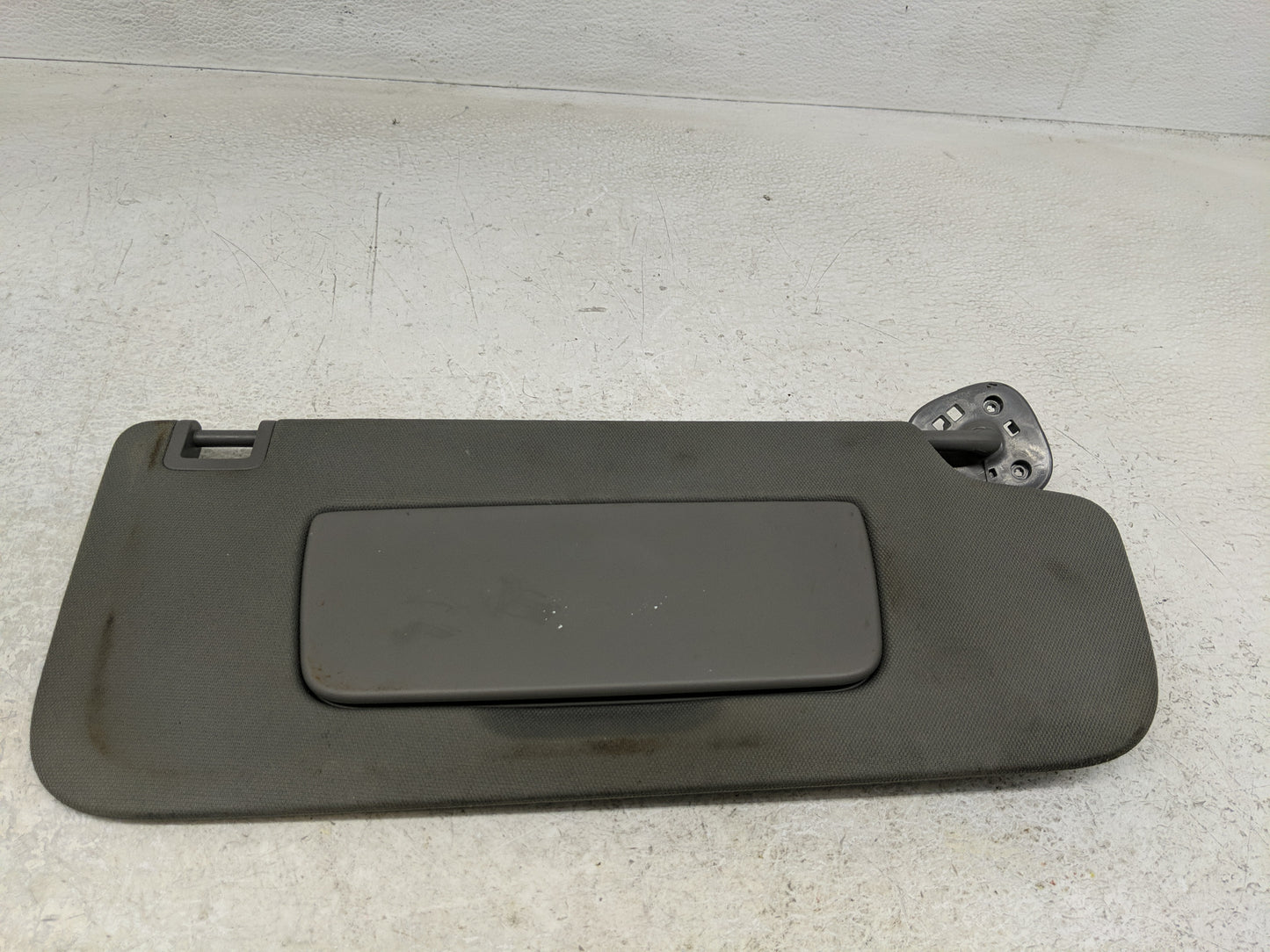 2019-2022 Chevrolet Silverado 1500 Sun Visor Shade Replacement Passenger Right Mirror Fits Fits 2019 2020 2021 2022 OEM Used