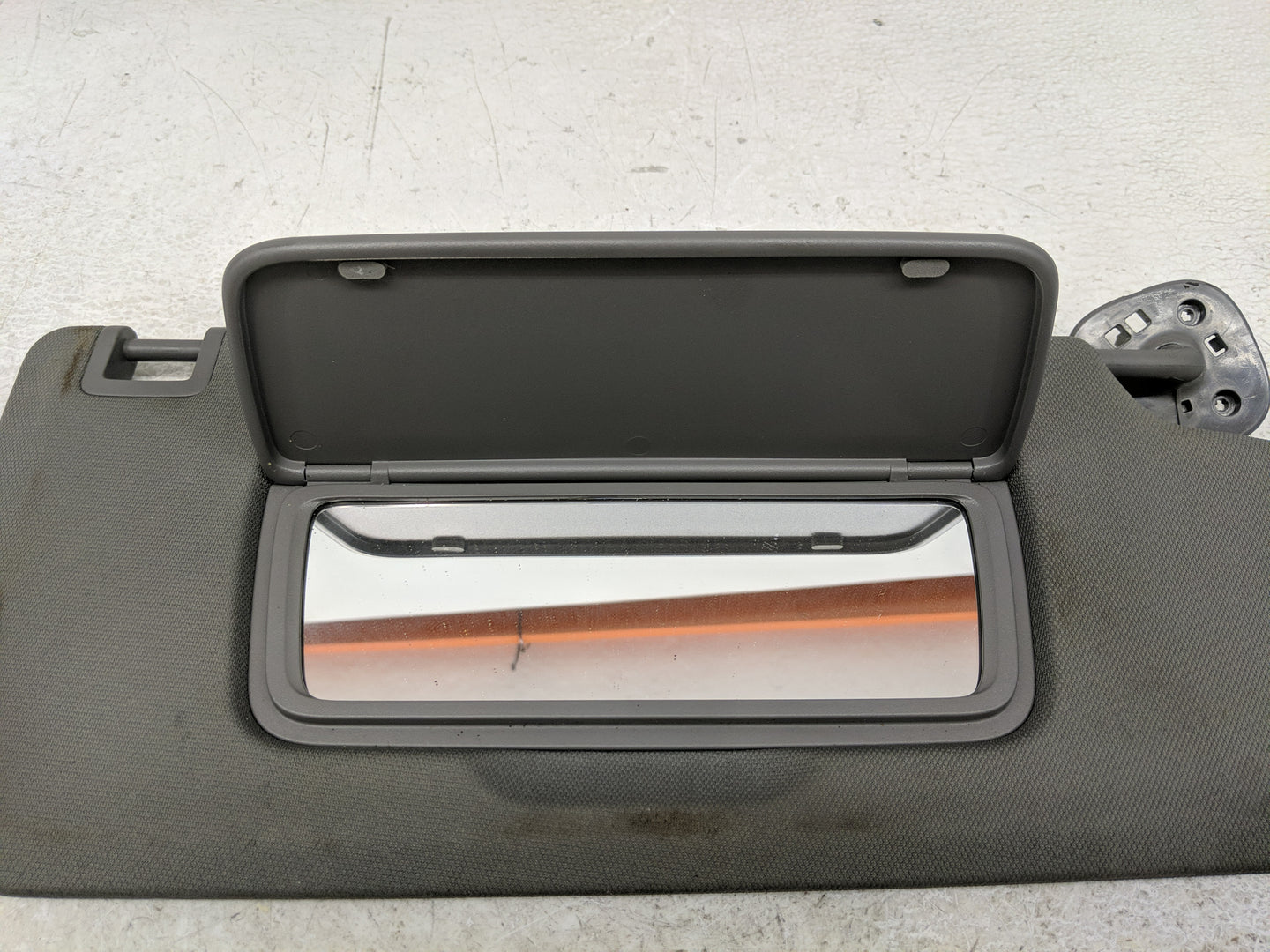 2019-2022 Chevrolet Silverado 1500 Sun Visor Shade Replacement Passenger Right Mirror Fits Fits 2019 2020 2021 2022 OEM Used