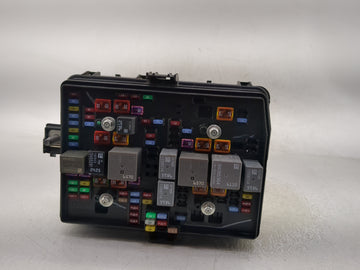 2021-2022 Chevrolet Silverado 1500 Fusebox Fuse Box Panel Relay Module P/N:86771158 Fits Fits 2021 2022 OEM Used Auto Parts