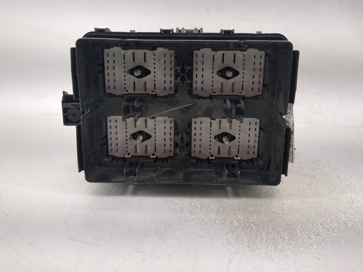2021-2022 Chevrolet Silverado 1500 Fusebox Fuse Box Panel Relay Module P/N:86771158 Fits Fits 2021 2022 OEM Used Auto Parts 