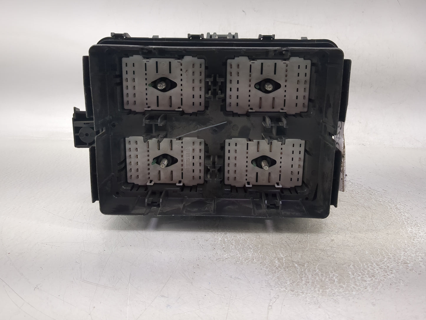 2021-2022 Chevrolet Silverado 1500 Fusebox Fuse Box Panel Relay Module P/N:86771158 Fits Fits 2021 2022 OEM Used Auto Parts 