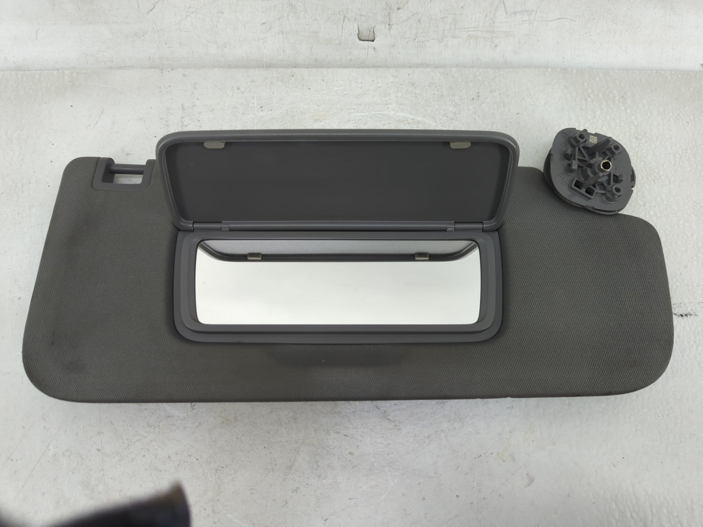 2019-2022 Chevrolet Silverado 1500 Sun Visor Shade Replacement Passenger Right Mirror Fits Fits 2019 2020 2021 2022 OEM Used