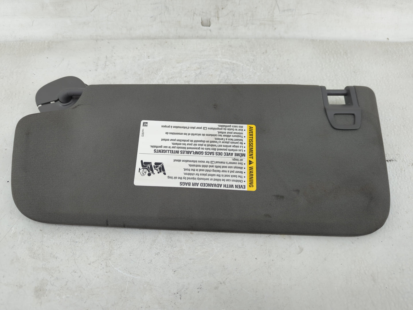 2019-2022 Chevrolet Silverado 1500 Sun Visor Shade Replacement Passenger Right Mirror Fits Fits 2019 2020 2021 2022 OEM Used
