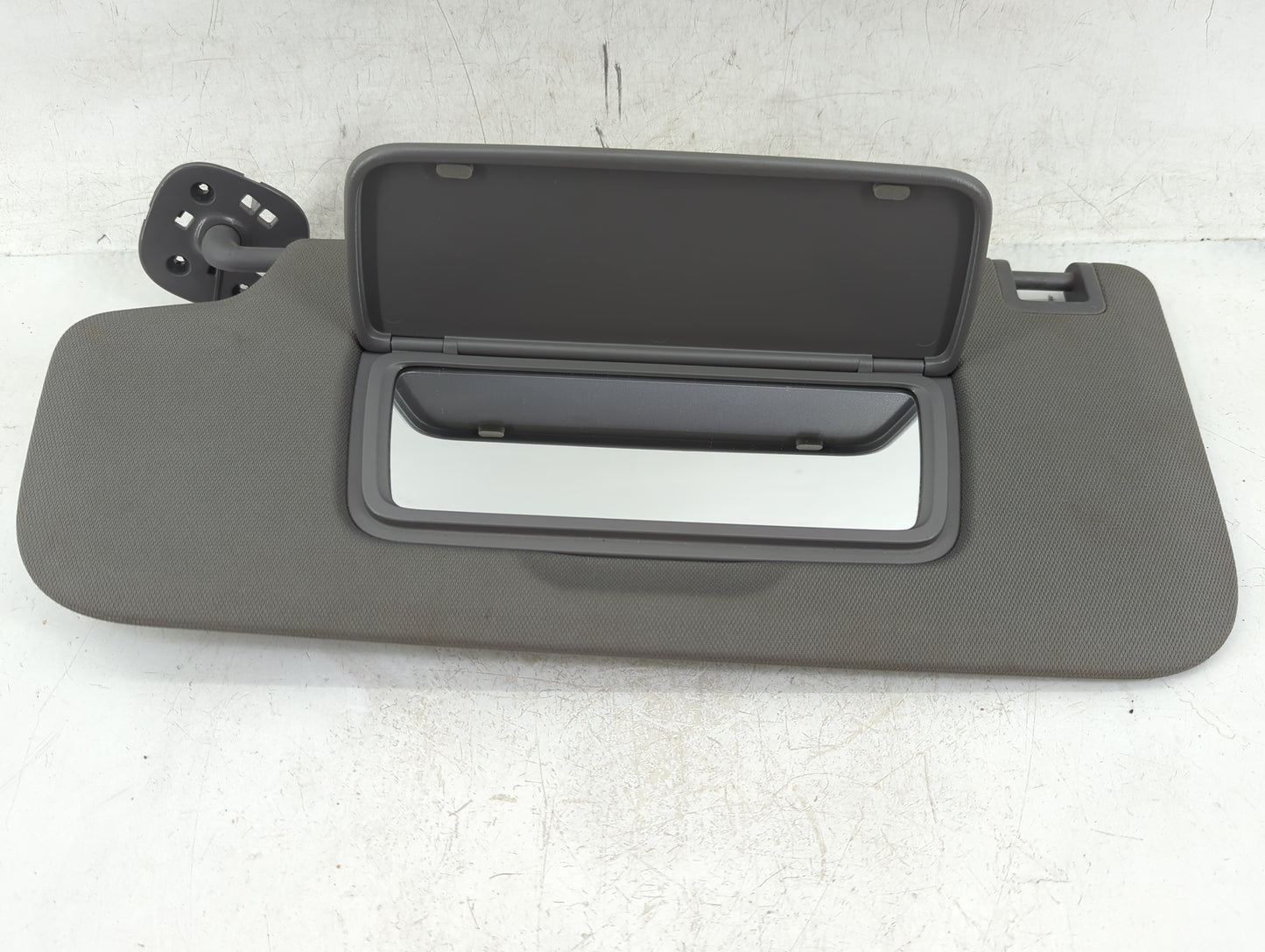 2019-2022 Chevrolet Silverado 1500 Sun Visor Shade Replacement Passenger Right Mirror Fits Fits 2019 2020 2021 2022 OEM Used