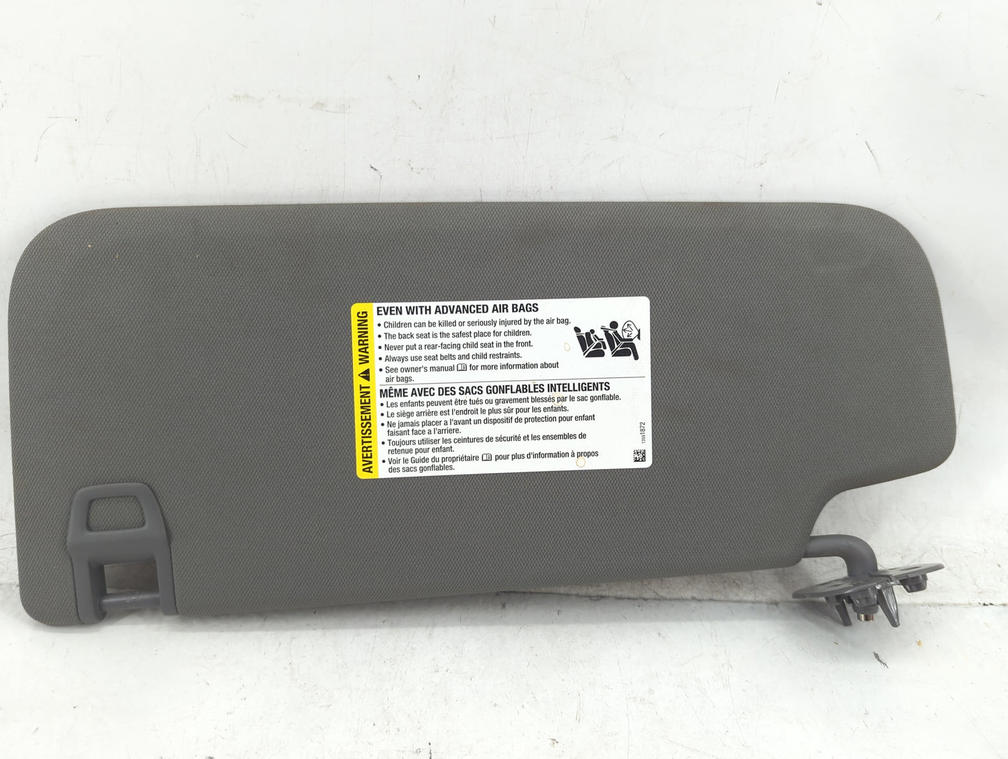 2019-2022 Chevrolet Silverado 1500 Sun Visor Shade Replacement Passenger Right Mirror Fits Fits 2019 2020 2021 2022 OEM Used