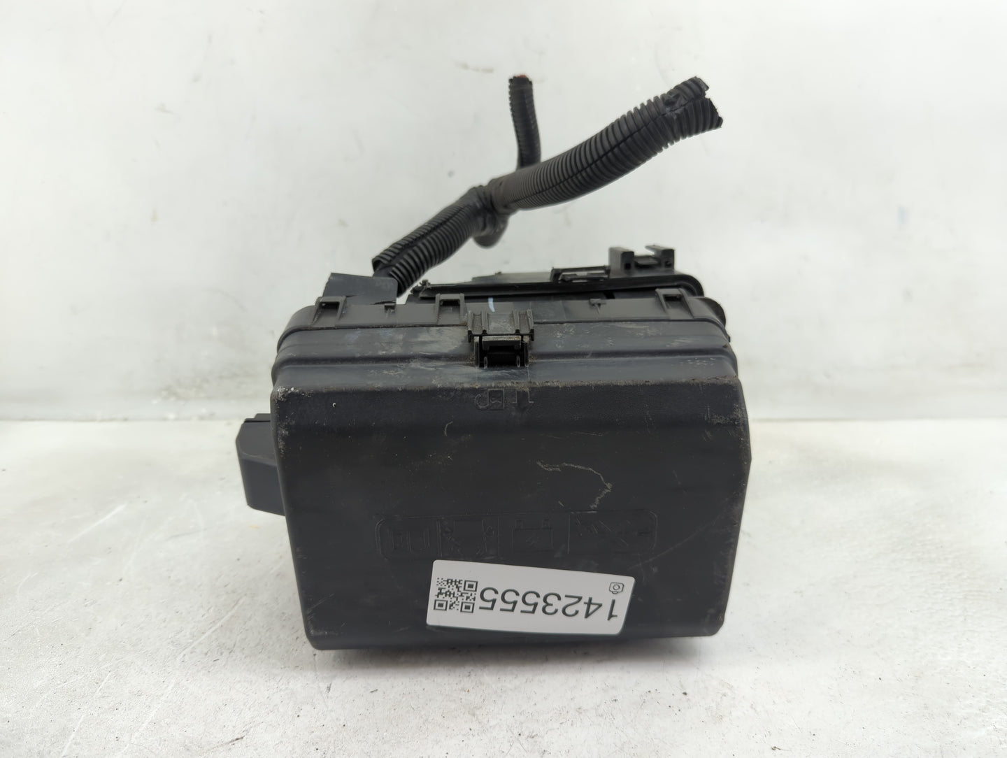2022 Chevrolet Silverado 1500 Fusebox Fuse Box Panel Relay Module Fits OEM Used Auto Parts - Oemusedautoparts1.com