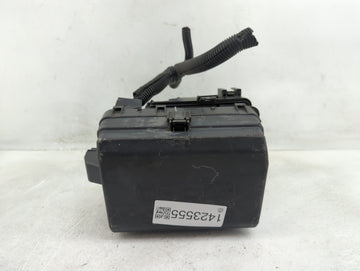 2022 Chevrolet Silverado 1500 Fusebox Fuse Box Panel Relay Module Fits OEM Used Auto Parts - Oemusedautoparts1.com