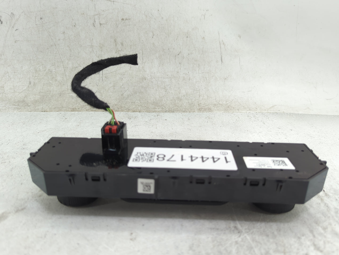 2019-2022 Chevrolet Silverado 1500 Climate Control Module Temperature AC/Heater Replacement P/N:84963891 7370200000000X Fits