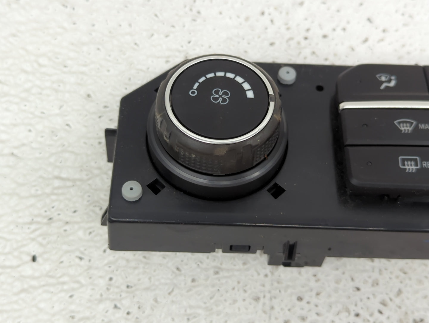 2019-2022 Chevrolet Silverado 1500 Climate Control Module Temperature AC/Heater Replacement P/N:84963881 Fits OEM Used Auto 
