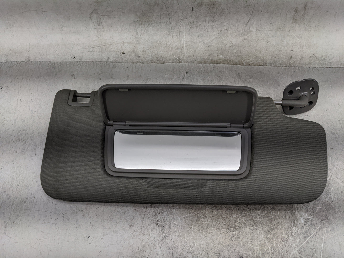 2019-2022 Chevrolet Silverado 1500 Sun Visor Shade Replacement Passenger Right Mirror Fits Fits 2019 2020 2021 2022 OEM Used
