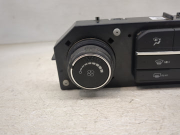 2022 Chevrolet Silverado 2500 Climate Control Module Temperature AC/Heater Replacement P/N:84542734 815372982 Fits OEM Used Auto Parts