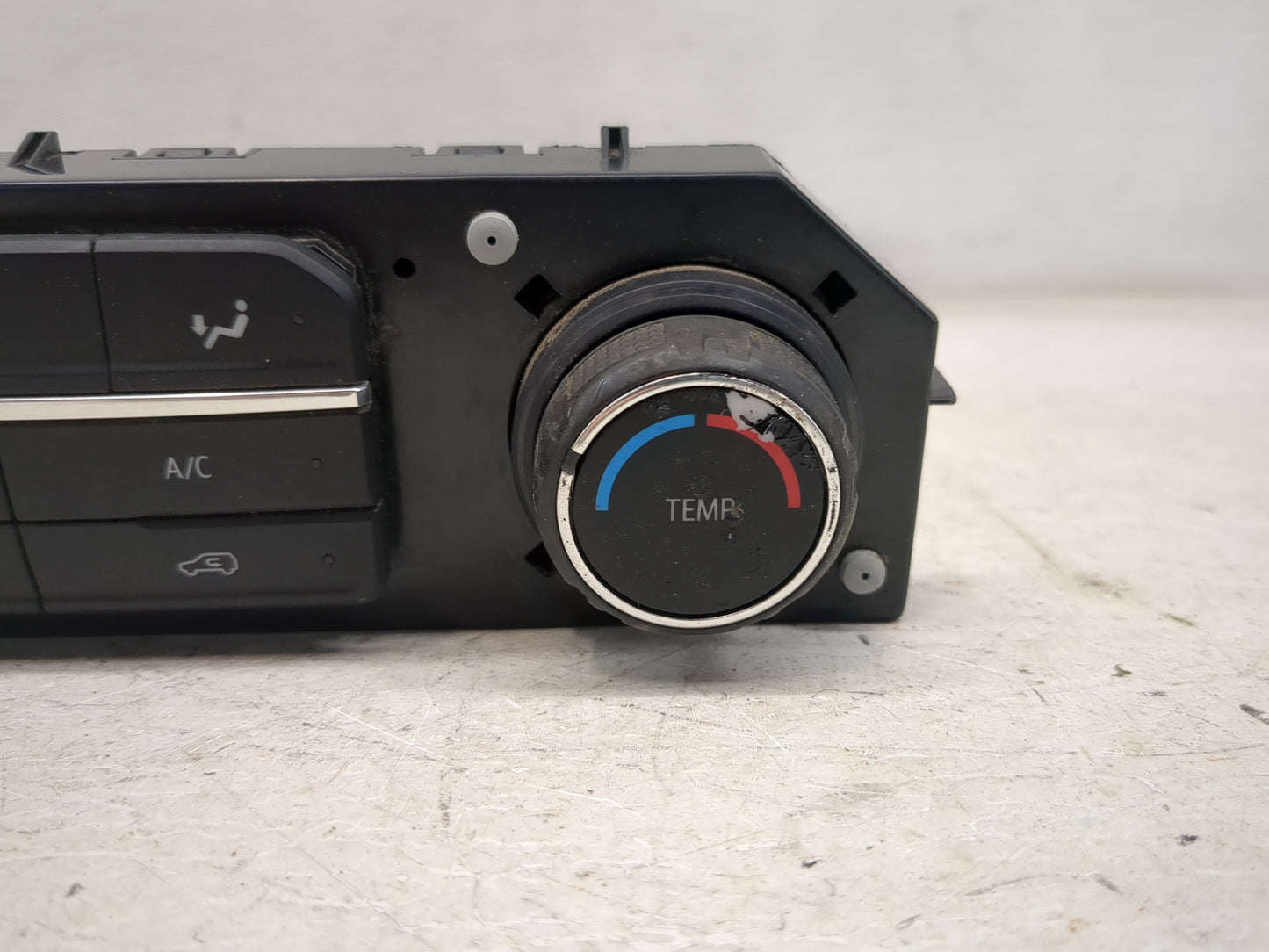 2022 Chevrolet Silverado 2500 Climate Control Module Temperature AC/Heater Replacement P/N:84542734 815372982 Fits OEM Used 