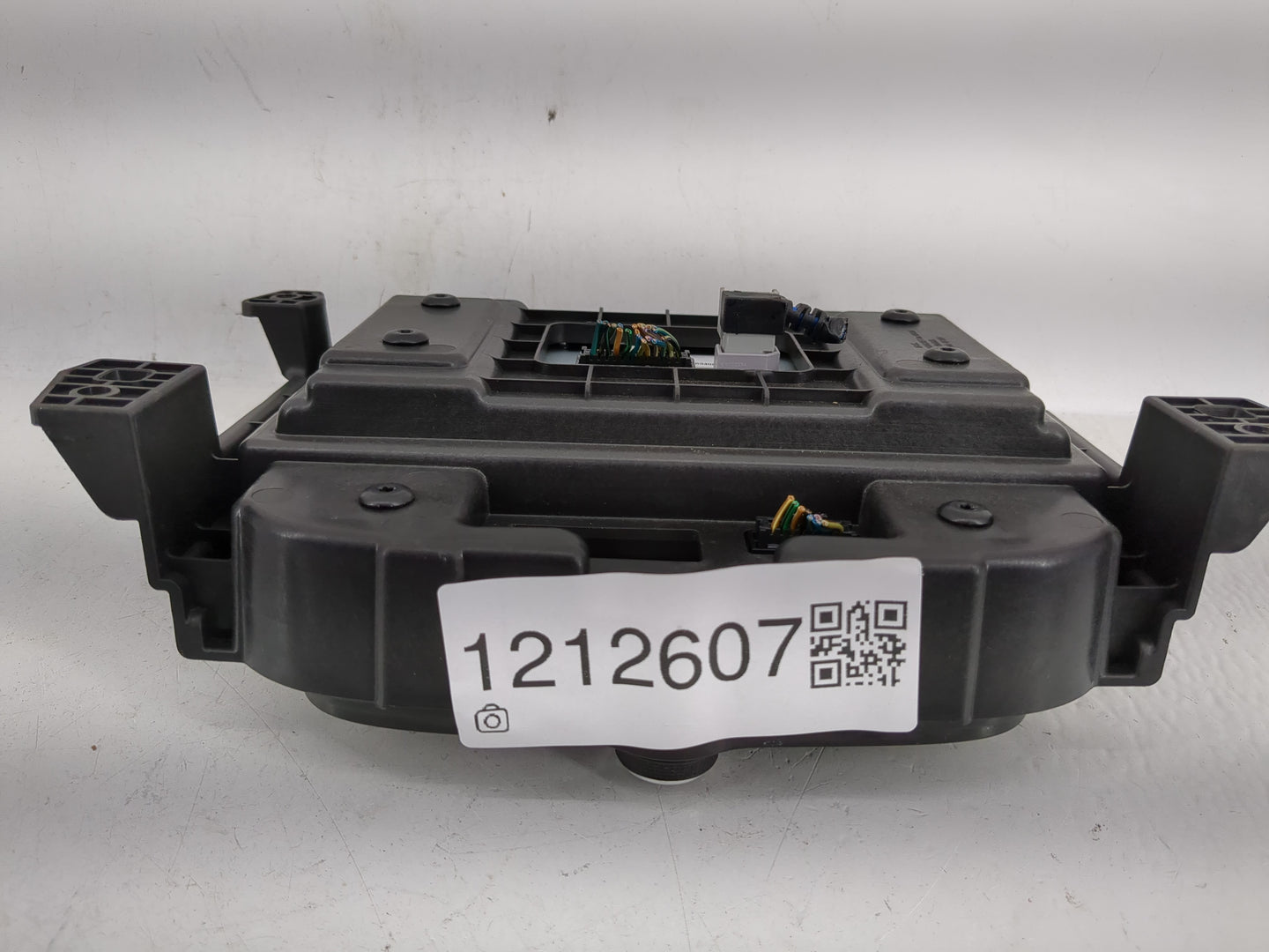 2022 Chevrolet Spark Radio AM FM Cd Player Receiver Replacement P/N:42679963 Fits OEM Used Auto Parts - Oemusedautoparts1.co