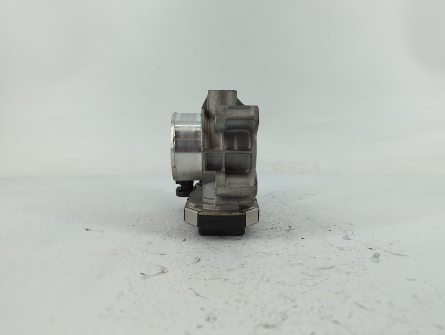 2016-2022 Chevrolet Spark Throttle Body P/N:72CJ2070A059312704589000 Fits Fits 2016 2017 2018 2019 2020 2021 2022 OEM Used A
