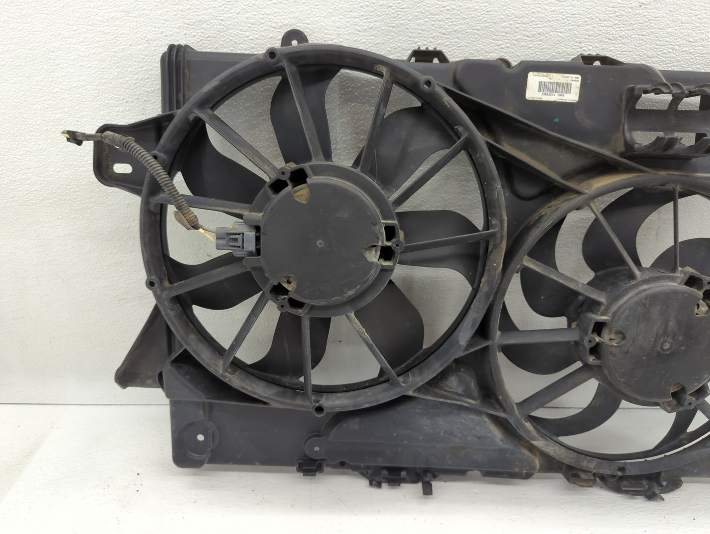 2022 Chevrolet Tahoe Left Radiator Fan Motor Assembly Black - Oemusedautoparts1.com
