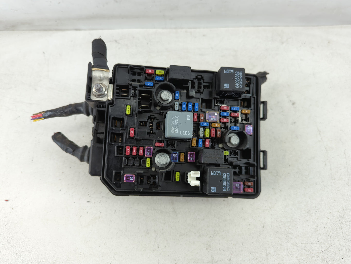 2021-2022 Chevrolet Trailblazer Fusebox Fuse Box Panel Relay Module P/N:42778905 Fits Fits 2021 2022 OEM Used Auto Parts - O