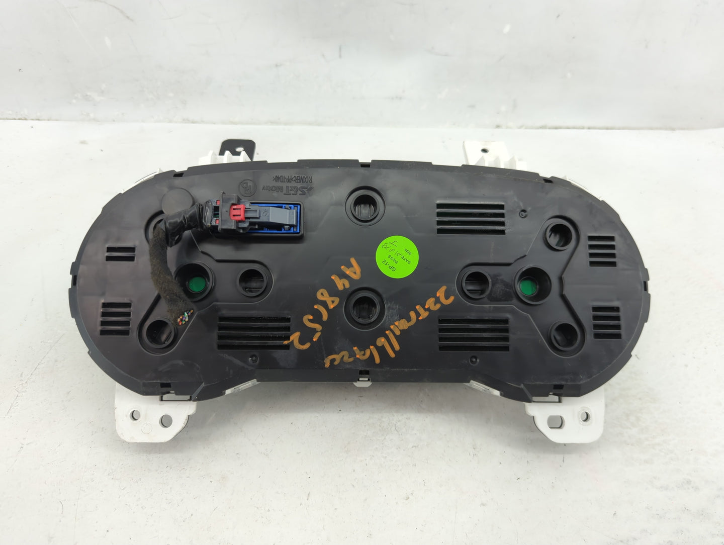 2021-2022 Chevrolet Trailblazer Instrument Cluster Speedometer Gauges P/N:60005974 Fits Fits 2021 2022 OEM Used Auto Parts -
