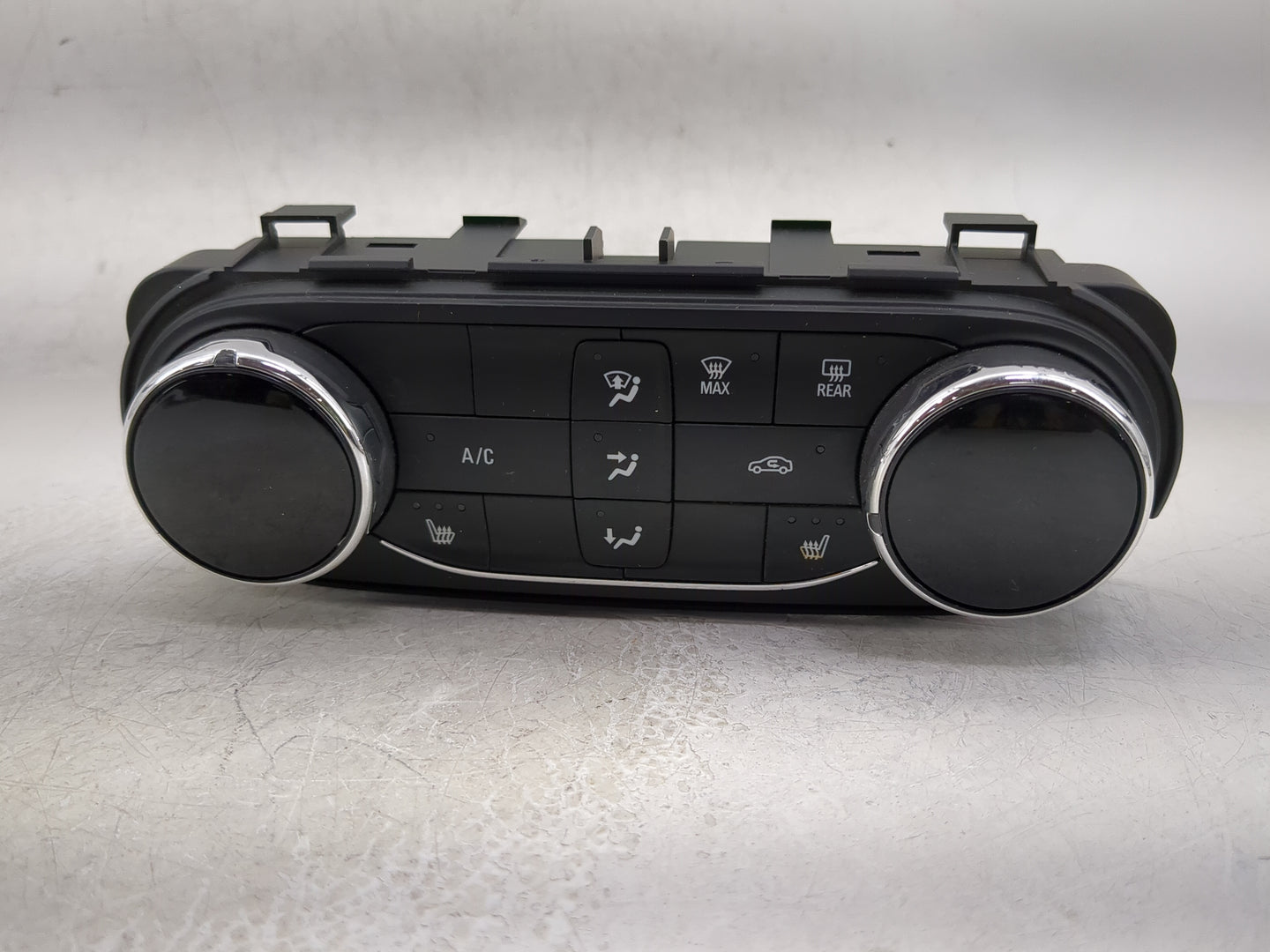 2021-2022 Chevrolet Trailblazer Climate Control Module Temperature AC/Heater Replacement P/N:545290509 42775571 Fits OEM Use