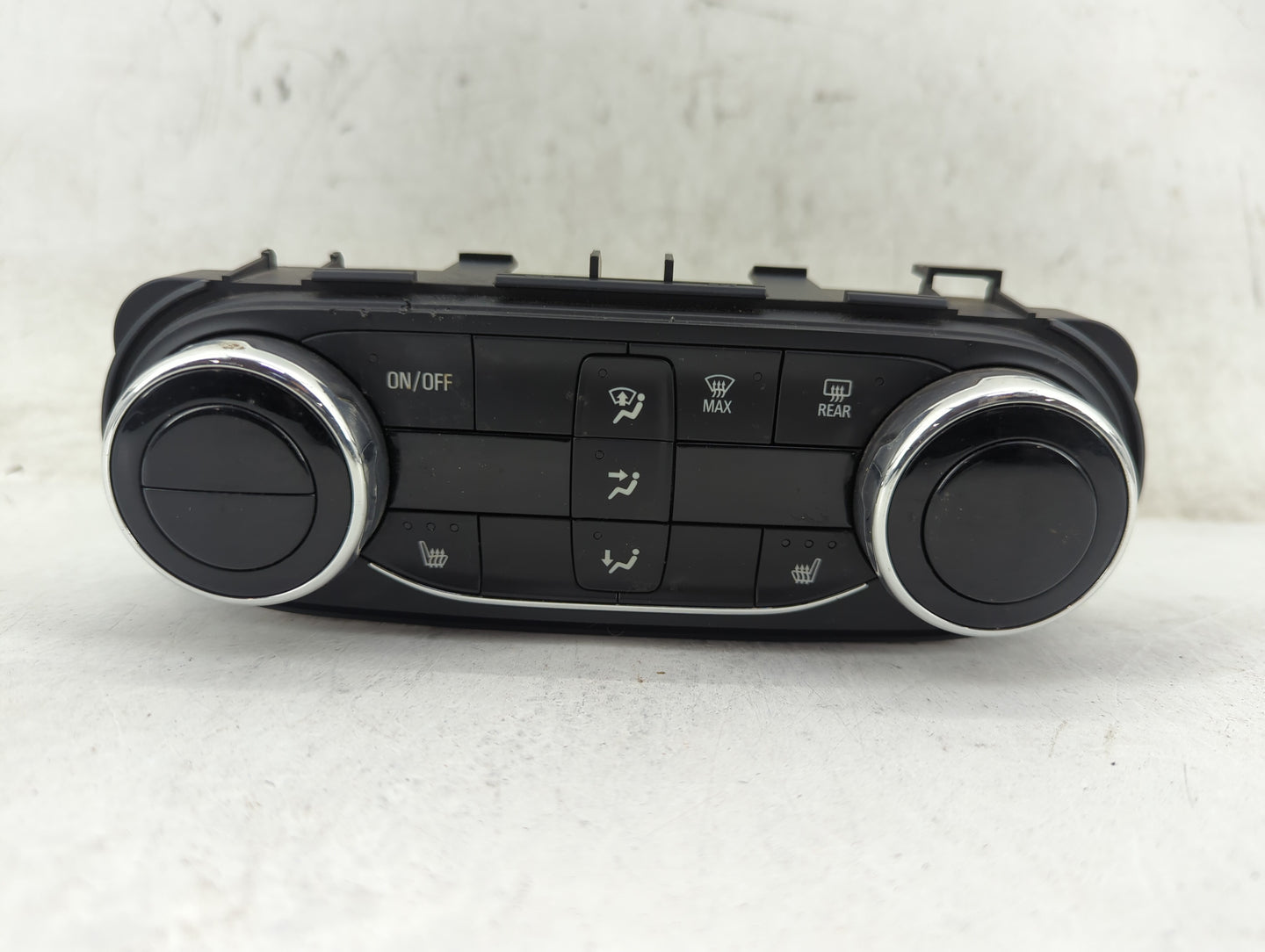 2021-2022 Chevrolet Trailblazer Climate Control Module Temperature AC/Heater Replacement P/N:42775574 7370200000000X Fits OE