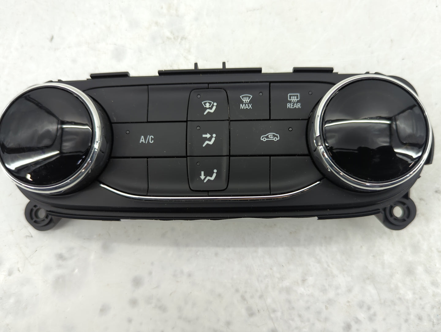 2021-2022 Chevrolet Trailblazer Climate Control Module Temperature AC/Heater Replacement P/N:42775570 545290509 Fits OEM Use
