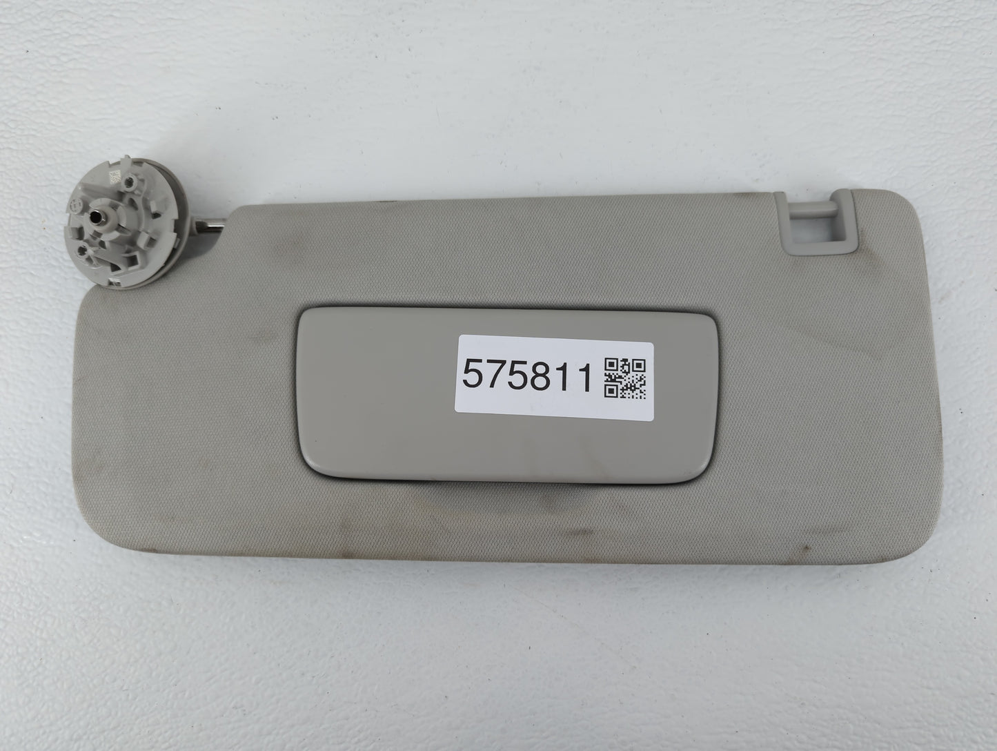 2021-2022 Chevrolet Trailblazer Sun Visor Shade Replacement Passenger Right Mirror Fits Fits 2021 2022 OEM Used Auto Parts -