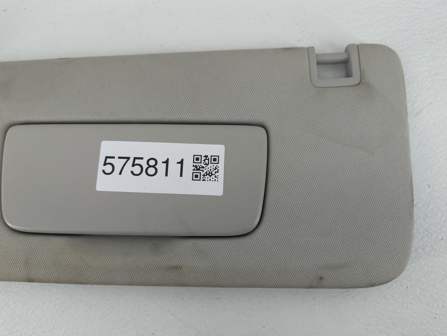 2021-2022 Chevrolet Trailblazer Sun Visor Shade Replacement Passenger Right Mirror Fits Fits 2021 2022 OEM Used Auto Parts -