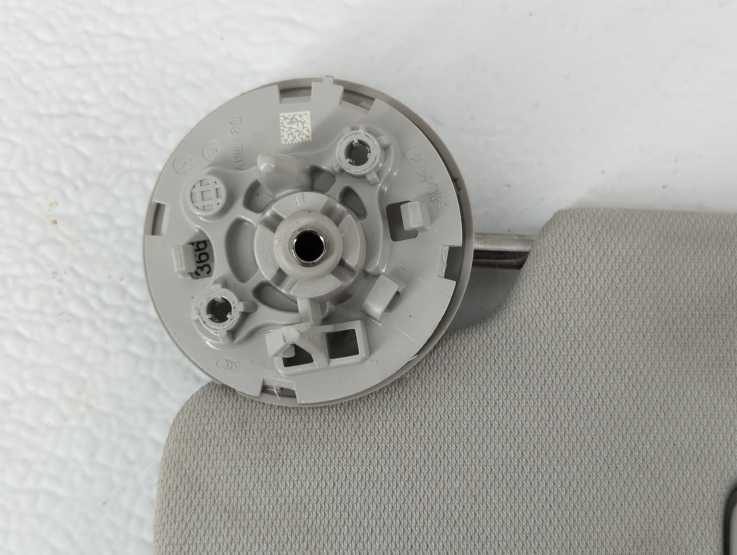 2021-2022 Chevrolet Trailblazer Sun Visor Shade Replacement Passenger Right Mirror Fits Fits 2021 2022 OEM Used Auto Parts -